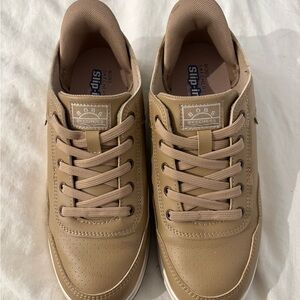 Skechers Bobs slip ins Tan Shoes size 8